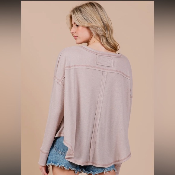 Knit Thermal V-neck Reverse st Oversized Casual top - Picture 4 of 4